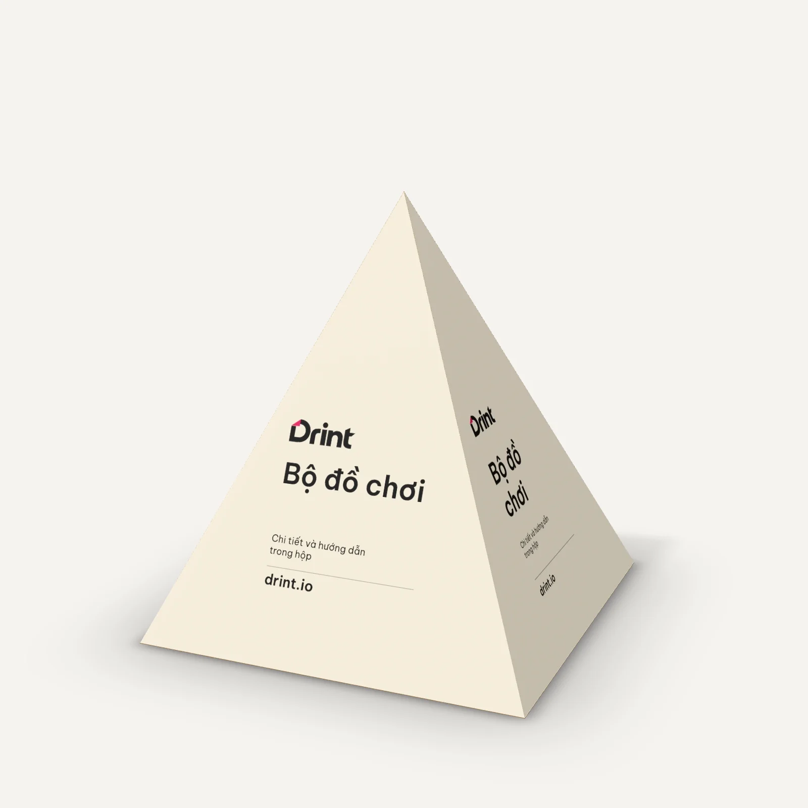 Mockup Hộp kim tự tháp đồ chơi 3D